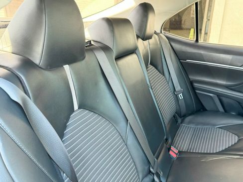 Used 2021 Toyota Camry SE w/ Carpet Mat Package (TMS) FWD image 18