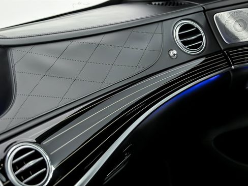 Used 2017 Mercedes-Benz Maybach S 550 4MATIC image 40