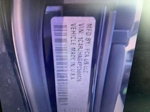 Used 2023 Jeep Grand Cherokee Altitude image 15