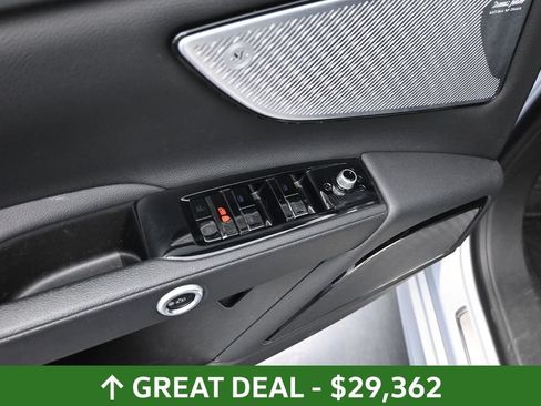 Used 2024 Maserati Grecale GT AWD/4WD image 18
