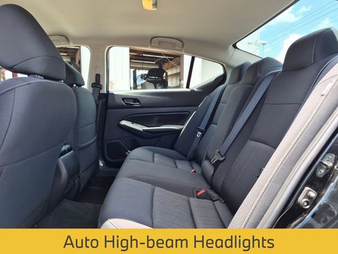 Used 2025 Nissan Altima 2.5 SV FWD image 25
