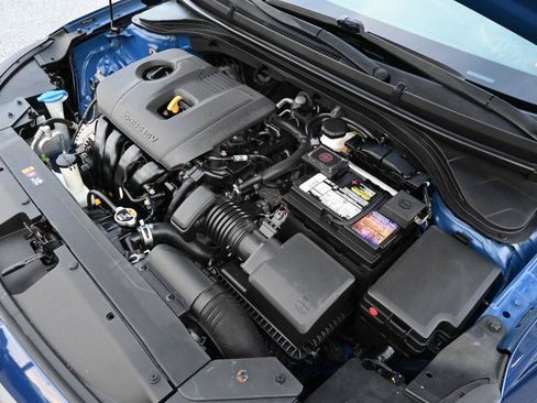 Used 2020 Hyundai Elantra SE FWD image 36