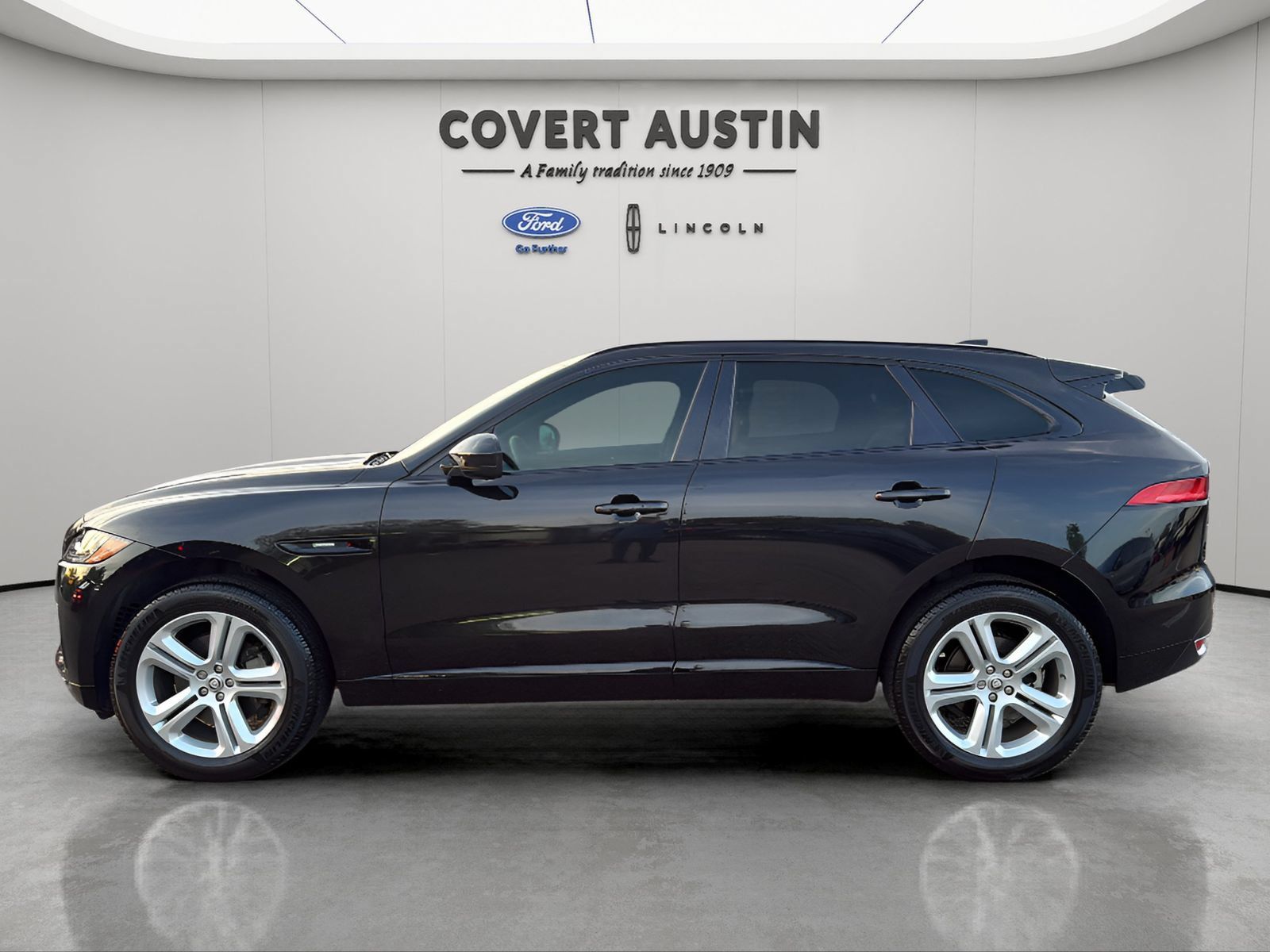 Used 2020 Jaguar F-PACE R-Sport AWD/4WD image 2