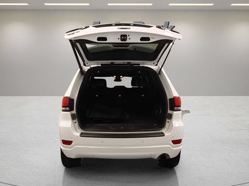 Used 2020 Jeep Grand Cherokee Altitude AWD/4WD image 19