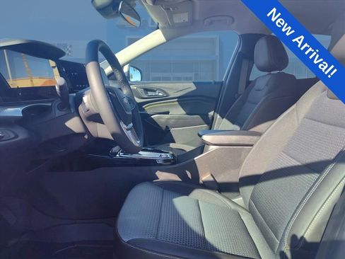 New 2026 Chevrolet Trax LT w/ Driver Confidence Package FWD image 1