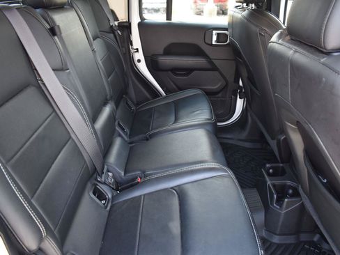 Used 2022 Jeep Gladiator Overland w/ Popular Equipment Package AWD/4WD image 52
