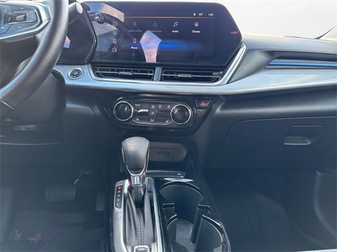 Used 2024 Chevrolet Trax LT w/ Driver Confidence Package image 11