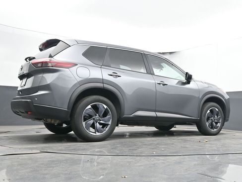 Used 2025 Nissan Rogue SV FWD image 51