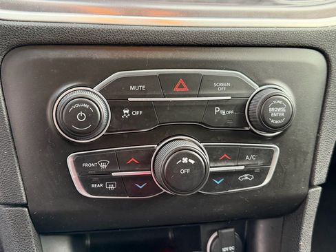 Used 2021 Dodge Charger SXT w/ Blacktop Package image 24