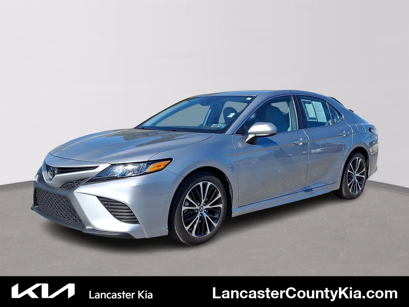 Used 2019 Toyota Camry SE w/ Protection Package (Q2) FWD image 1