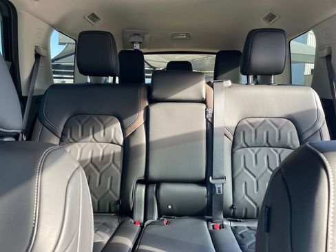 New 2026 Nissan Pathfinder Platinum w/ Cargo Package AWD/4WD image 6