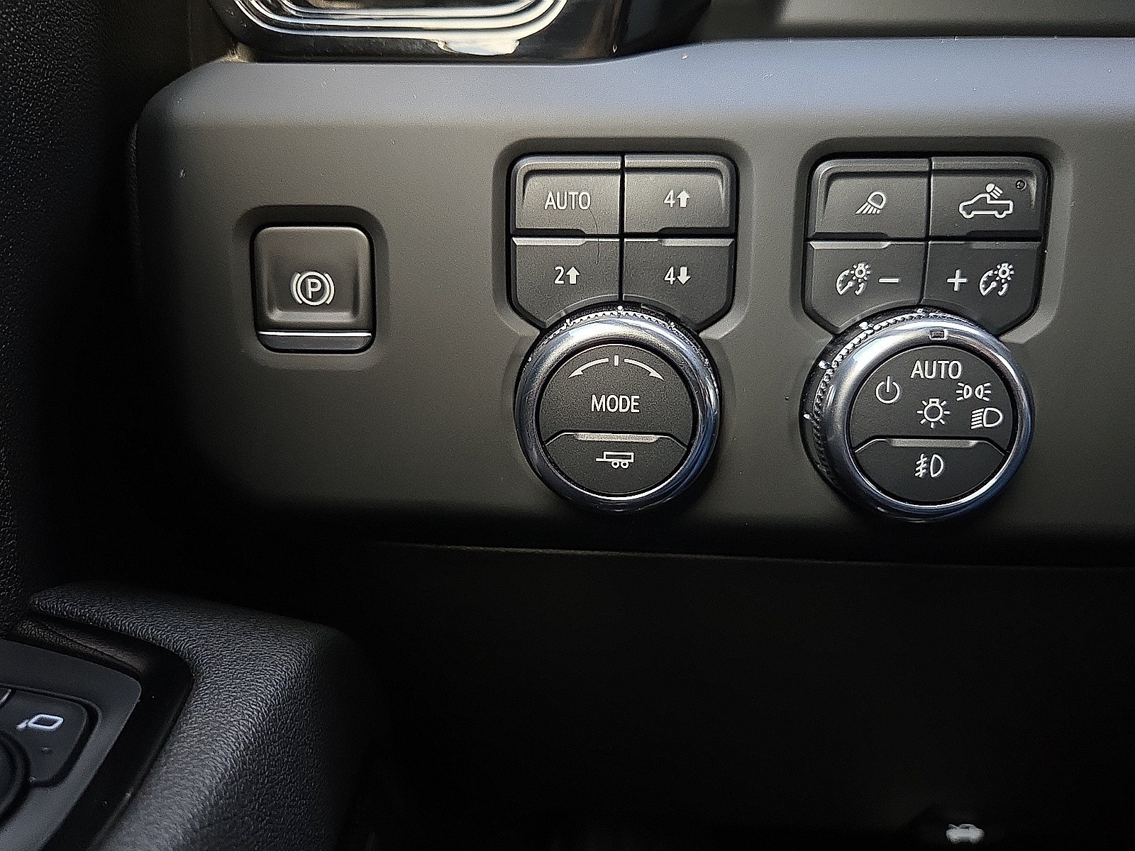Used 2025 GMC Sierra 1500 AT4 w/ AT4 Premium Package AWD/4WD image 19