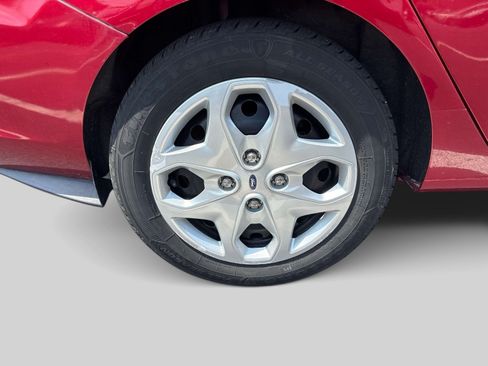 Used 2013 Ford Fiesta SE FWD image 29