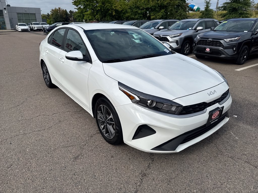 Used 2024 Kia Forte LXS w/ LXS Technology Package FWD image 9