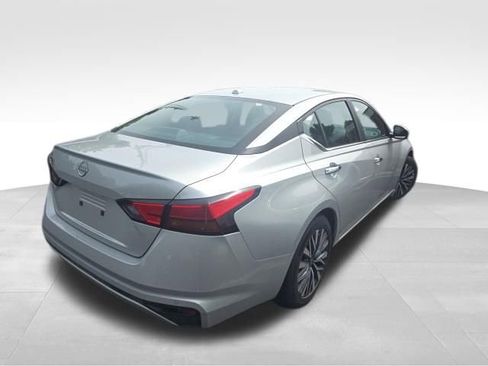 Used 2025 Nissan Altima 2.5 SV FWD image 5