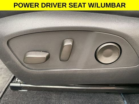 Used 2025 Chevrolet Equinox EV LT w/ Convenience Package image 12