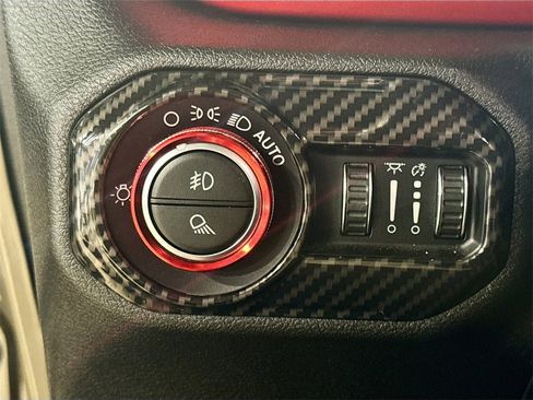 Used 2020 Jeep Gladiator Rubicon image 11