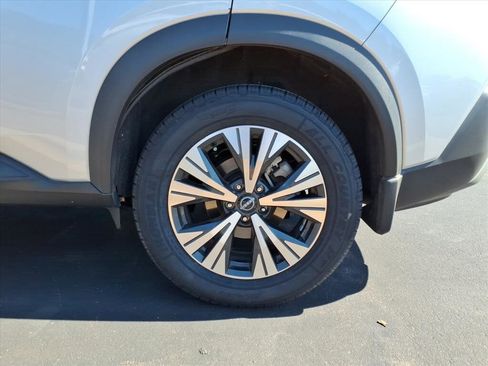 Used 2023 Nissan Rogue SV w/ SV Premium Package image 22