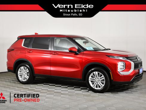 Used 2024 Mitsubishi Outlander ES AWD/4WD image 1