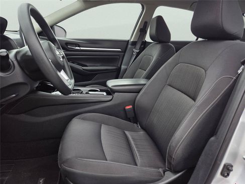 Used 2023 Nissan Altima 2.5 SV FWD image 14
