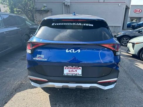 Used 2025 Kia Sportage EX FWD image 5