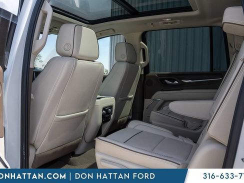 Used 2024 GMC Yukon XL Denali AWD/4WD image 22