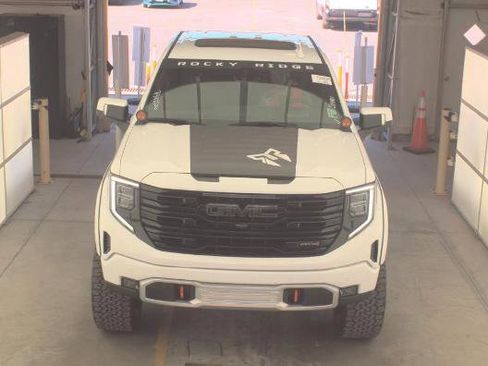 Used 2025 GMC Sierra 1500 AT4 w/ AT4 Premium Package image 2