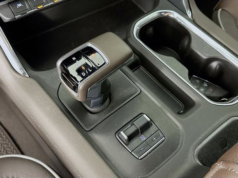 Certified 2025 GMC Sierra 1500 Denali image 17