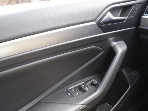 Used 2022 Volkswagen Jetta SE w/ Panoramic Sunroof Package image 22