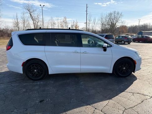 Used 2021 Chrysler Voyager Lxi FWD image 8