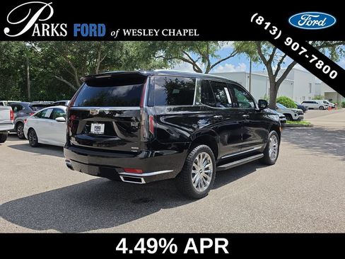 Used 2021 Cadillac Escalade Premium Luxury RWD image 4