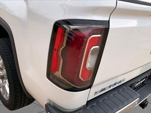 Used 2018 GMC Sierra 1500 SLT w/ SLT Premium Package AWD/4WD image 28