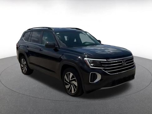Used 2026 Volkswagen Atlas SE AWD/4WD image 3