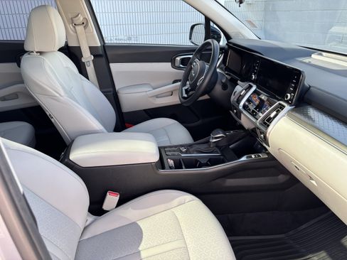 Used 2022 Kia Sorento S w/ Panoramic Sunroof Package FWD image 4