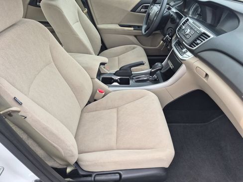 Used 2013 Honda Accord LX image 21