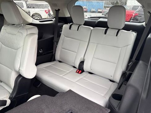 Used 2025 Ford Explorer Platinum AWD/4WD image 21