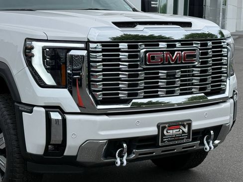Used 2024 GMC Sierra 3500 Denali w/ Denali Reserve Package AWD/4WD image 8