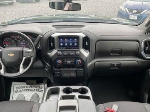Used 2021 Chevrolet Silverado 1500 LT AWD/4WD image 13