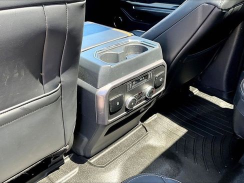 Used 2023 Ford Expedition Platinum image 12