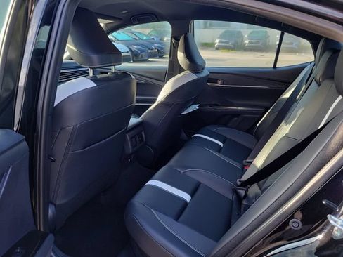 Used 2026 Toyota Camry Hybrid w/ Multimedia Upgrade Package FWD image 7
