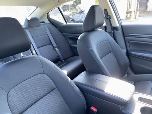 Used 2025 Nissan Altima 2.5 SV image 7