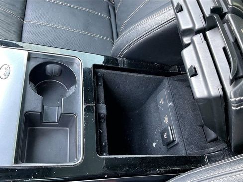 Used 2021 Land Rover Range Rover Velar R-Dynamic S image 26