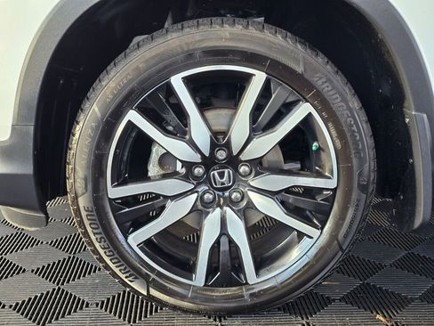 Used 2020 Honda Pilot Touring image 11