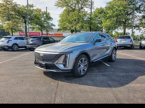 Used 2024 Cadillac Lyriq Luxury AWD/4WD image 8