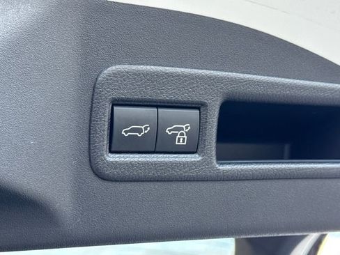 Used 2025 Toyota bZ4X FWD image 28