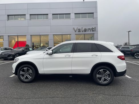 Used 2019 Mercedes-Benz GLC 300 4MATIC image 4