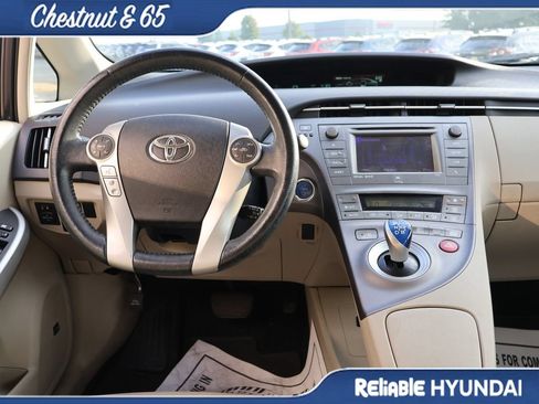 Used 2014 Toyota Prius Four FWD image 18