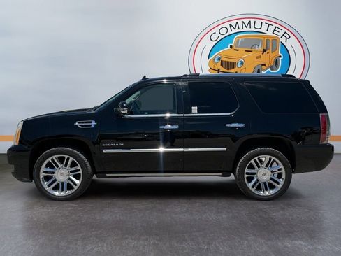 Used 2014 Cadillac Escalade Platinum RWD image 3