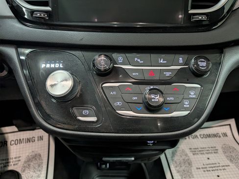 New 2026 Chrysler Voyager LX image 17