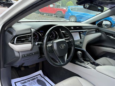 Used 2019 Toyota Camry SE FWD image 15